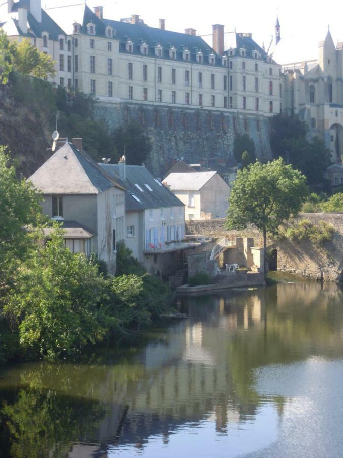 Moulin De L'Abbesse Bed and Breakfast Thouars Exteriör bild